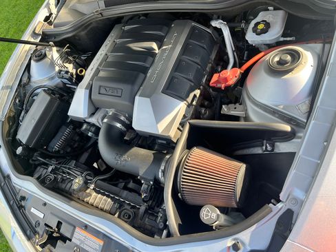 Used 2010 Chevrolet Camaro SS w/ RS Package RWD image 5
