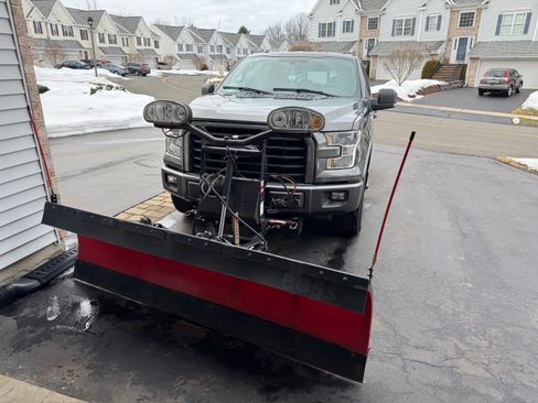 Used 2015 Ford F150 XLT w/ Equipment Group 302A Luxury image 2