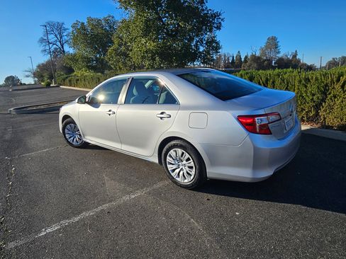 Used 2013 Toyota Camry LE image 5