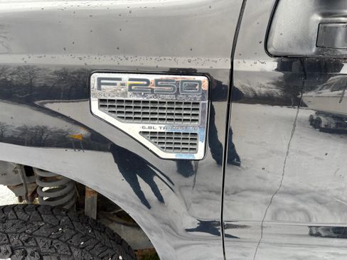 Used 2010 Ford F250 XLT image 11