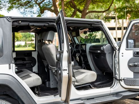 Used 2010 Jeep Wrangler Unlimited Sport w/ Trailer Tow Group image 19