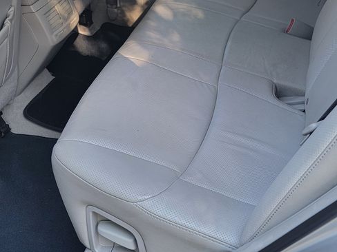 Used 2011 Toyota Avalon Limited image 6