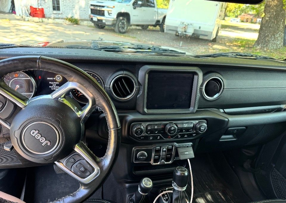 Used 2021 Jeep Wrangler Unlimited Sahara AWD/4WD image 11