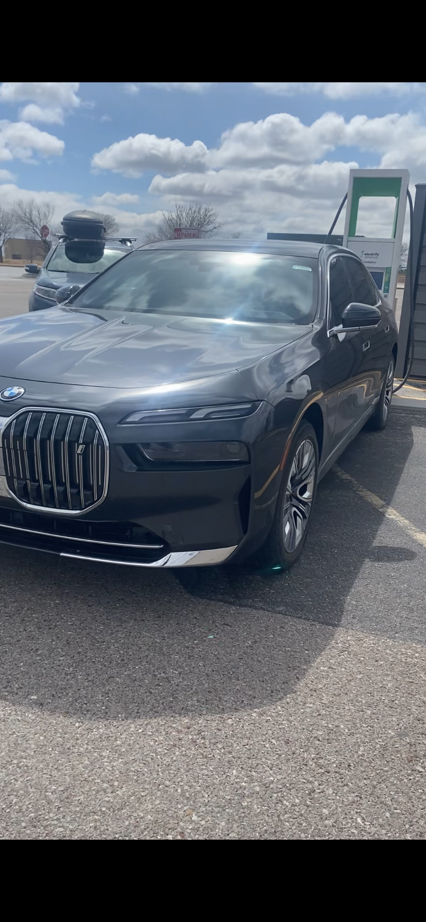 Used 2024 BMW i7 xDrive60 w/ Premium Package AWD/4WD image 15
