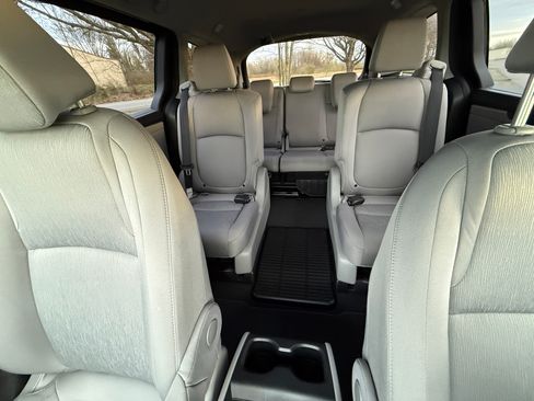 Used 2018 Honda Odyssey LX image 30