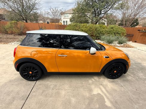 Used 2016 MINI Cooper 2-Door Hardtop image 2