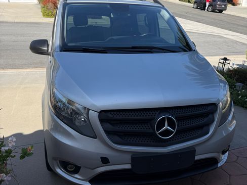 Used 2016 Mercedes-Benz Metris Passenger image 8