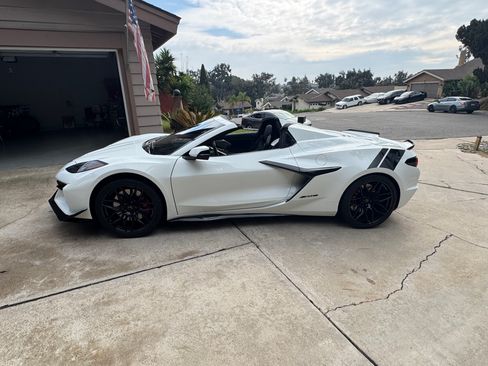 Used 2024 Chevrolet Corvette Z06 image 10