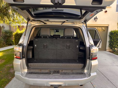 Used 2016 Toyota 4Runner SR5 Premium image 6