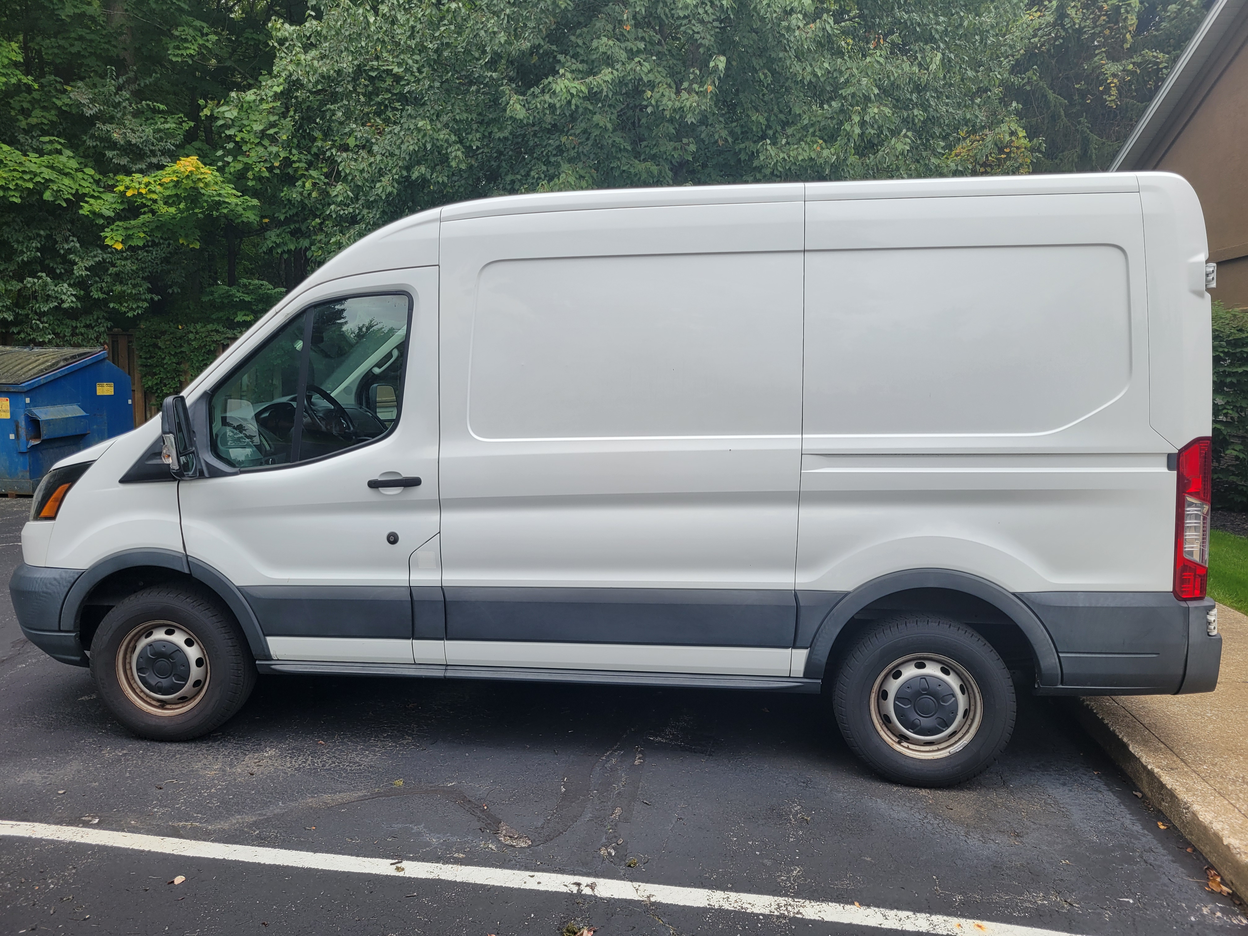 Used 2017 Ford Transit 250 130 Medium Roof RWD image 4