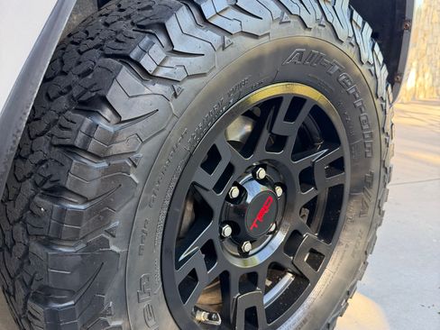 Used 2018 Toyota 4Runner SR5 Premium image 10