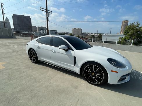 Used 2018 Porsche Panamera 4 AWD/4WD image 10