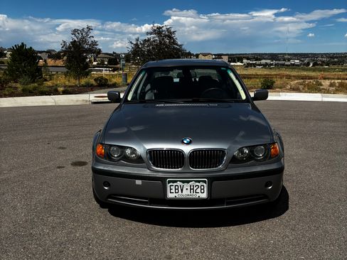 Used 2005 BMW 330xi Sedan AWD/4WD image 1