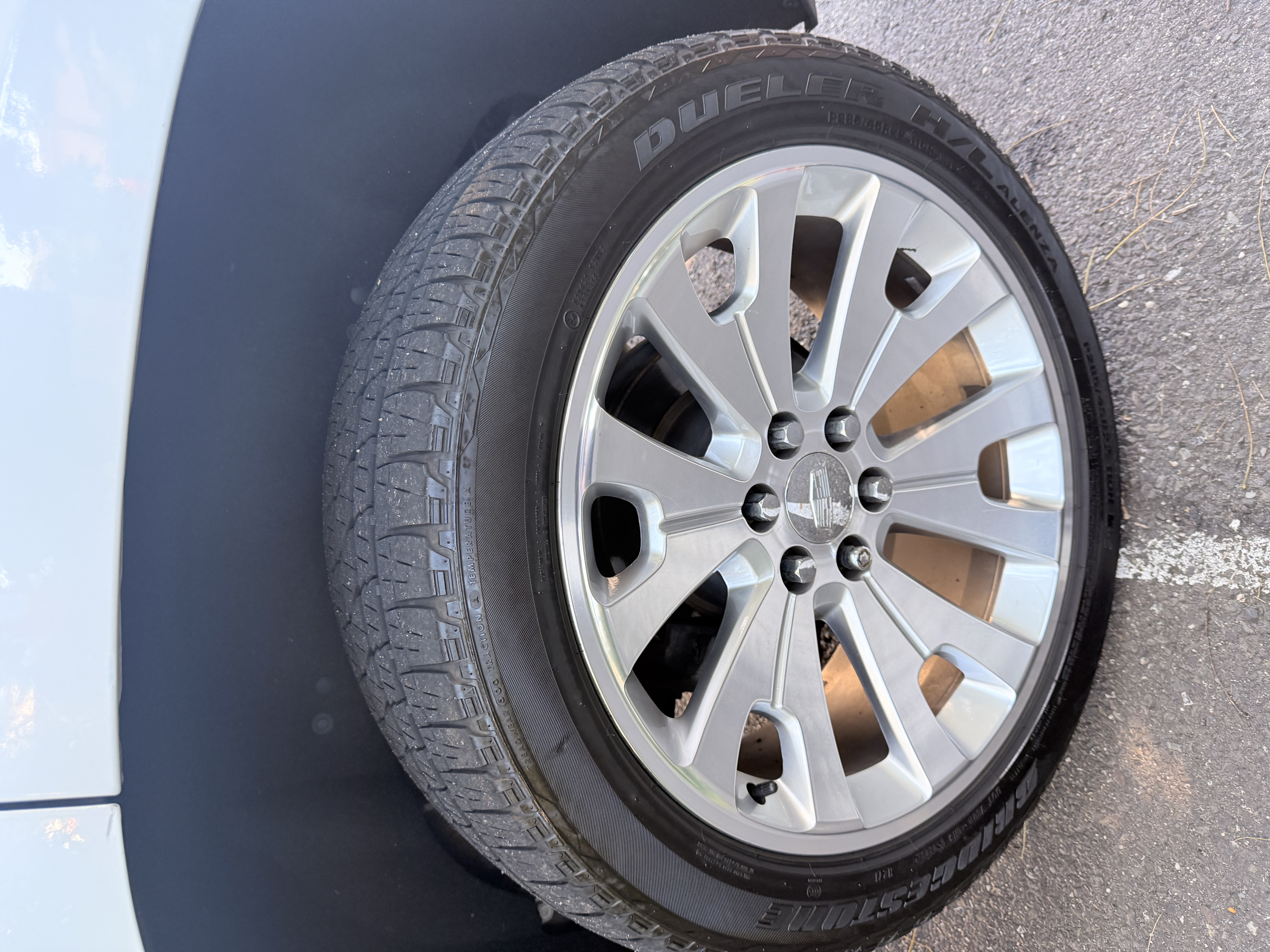 Used 2017 Cadillac Escalade Luxury AWD/4WD image 9