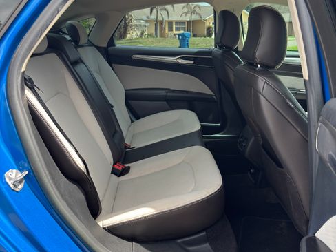 Used 2020 Ford Fusion SE w/ Equipment Group 151A image 23