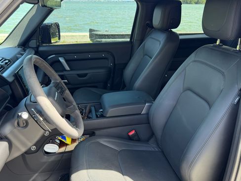 Used 2024 Land Rover Defender 90 Carpathian Edition image 13