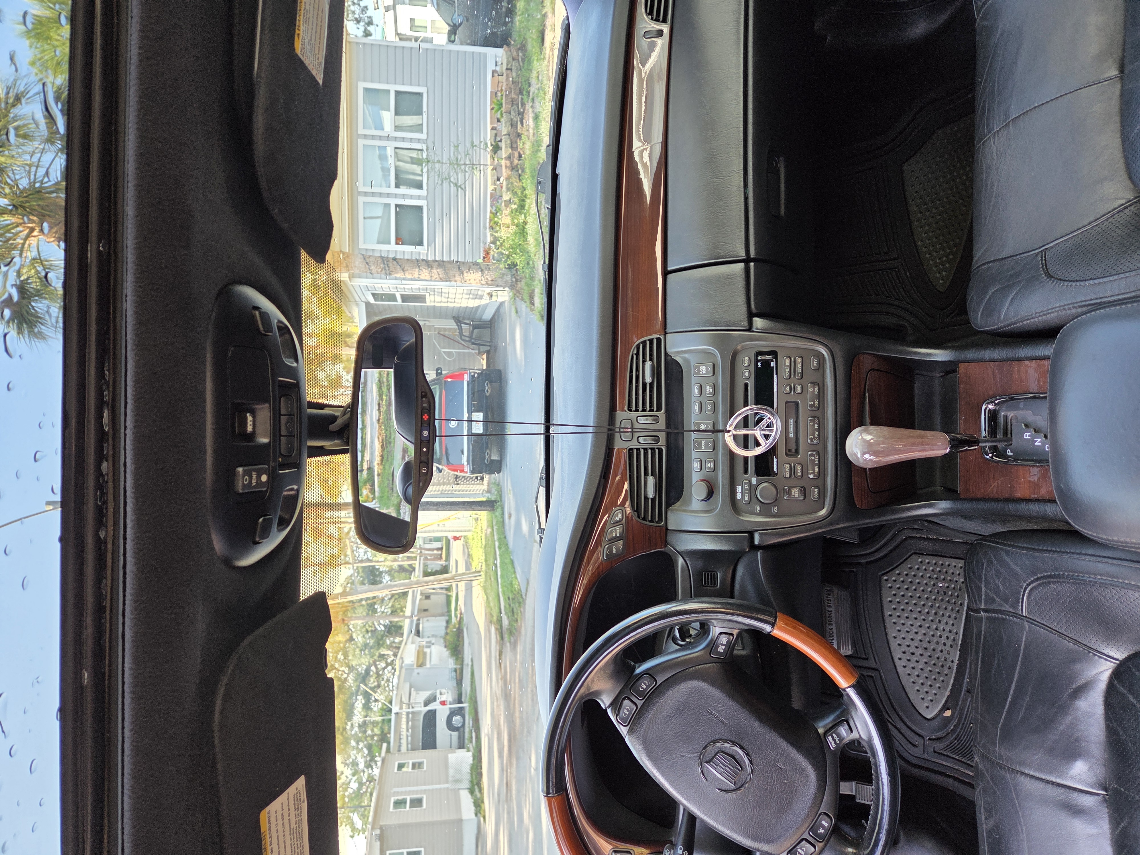 Used 2002 Cadillac De Ville DTS w/ Premium Equipment Pkg FWD image 12