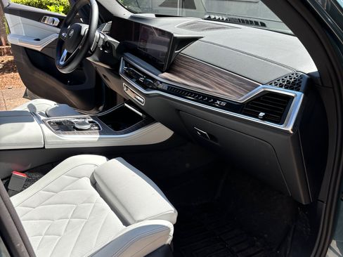 Used 2025 BMW X5 xDrive40i w/ Premium Package image 8