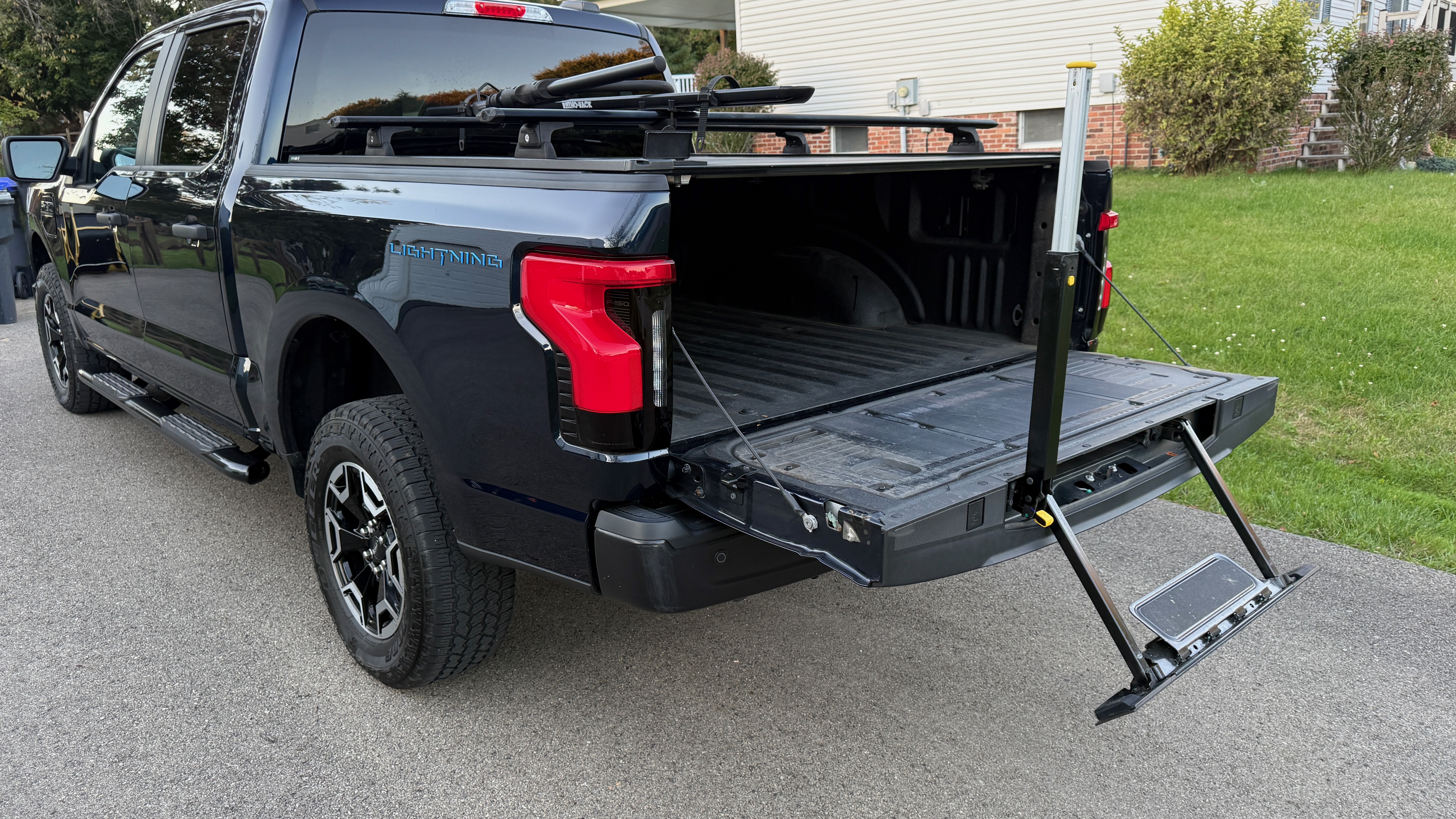 Used 2023 Ford F150 Lightning Pro AWD/4WD image 12