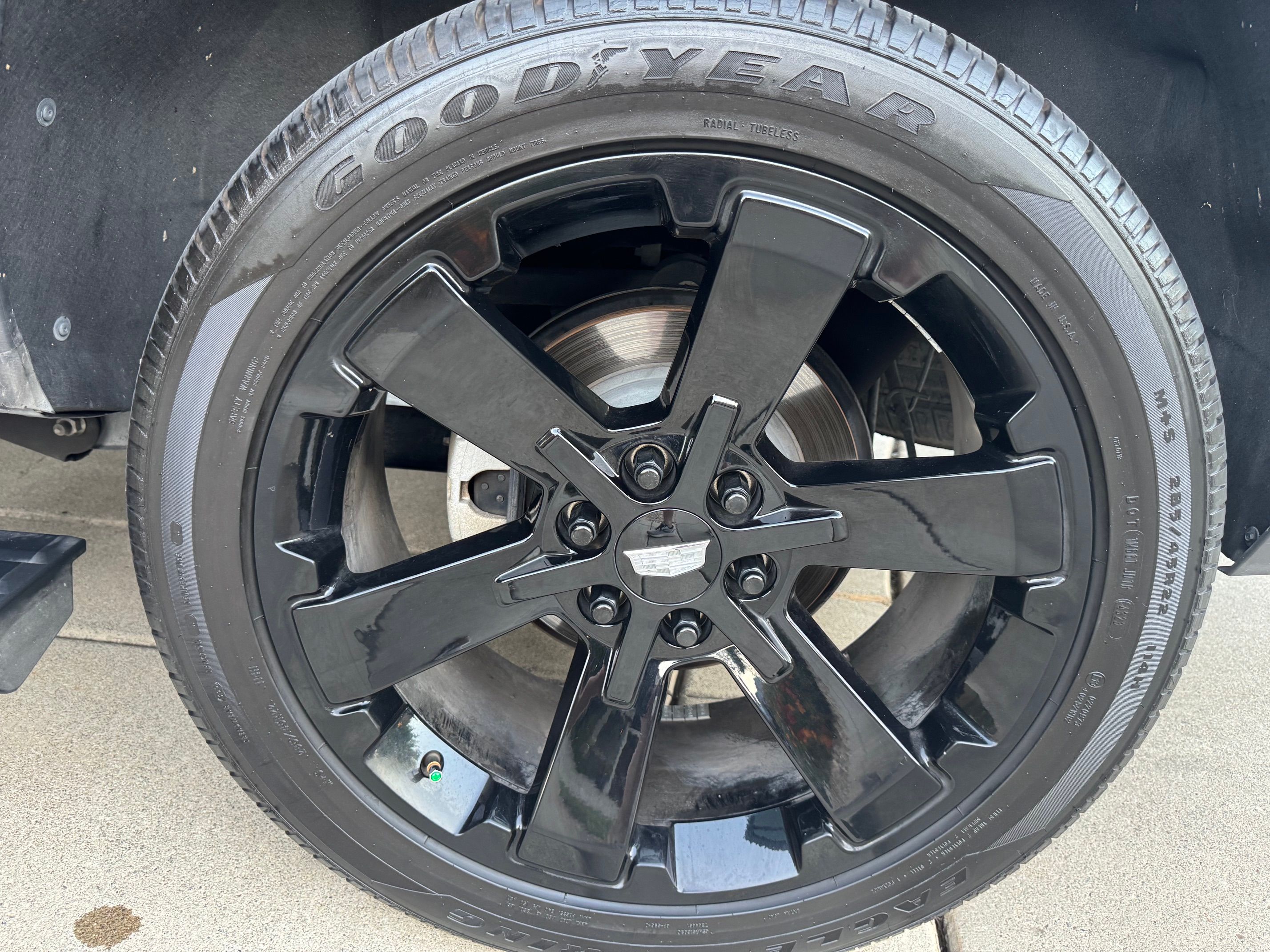 Used 2019 Cadillac Escalade Platinum AWD/4WD image 11