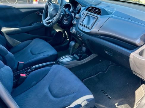 Used 2010 Honda Fit Sport image 9
