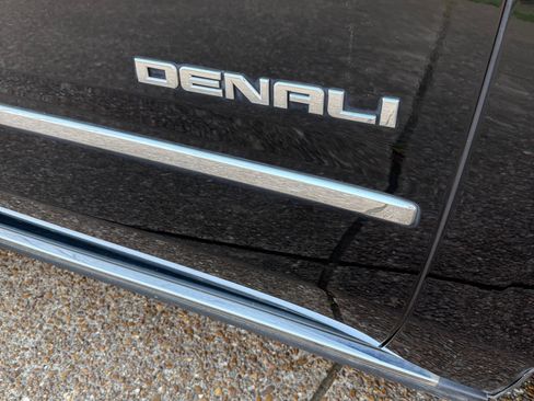 Used 2015 GMC Yukon Denali w/ Premium Package image 14