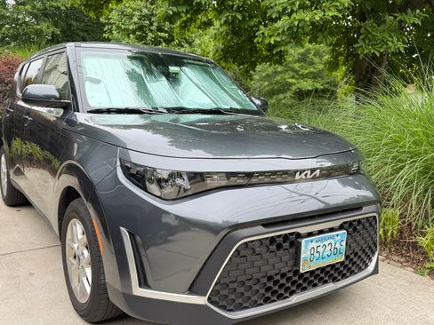 Used 2024 Kia Soul S FWD image 1