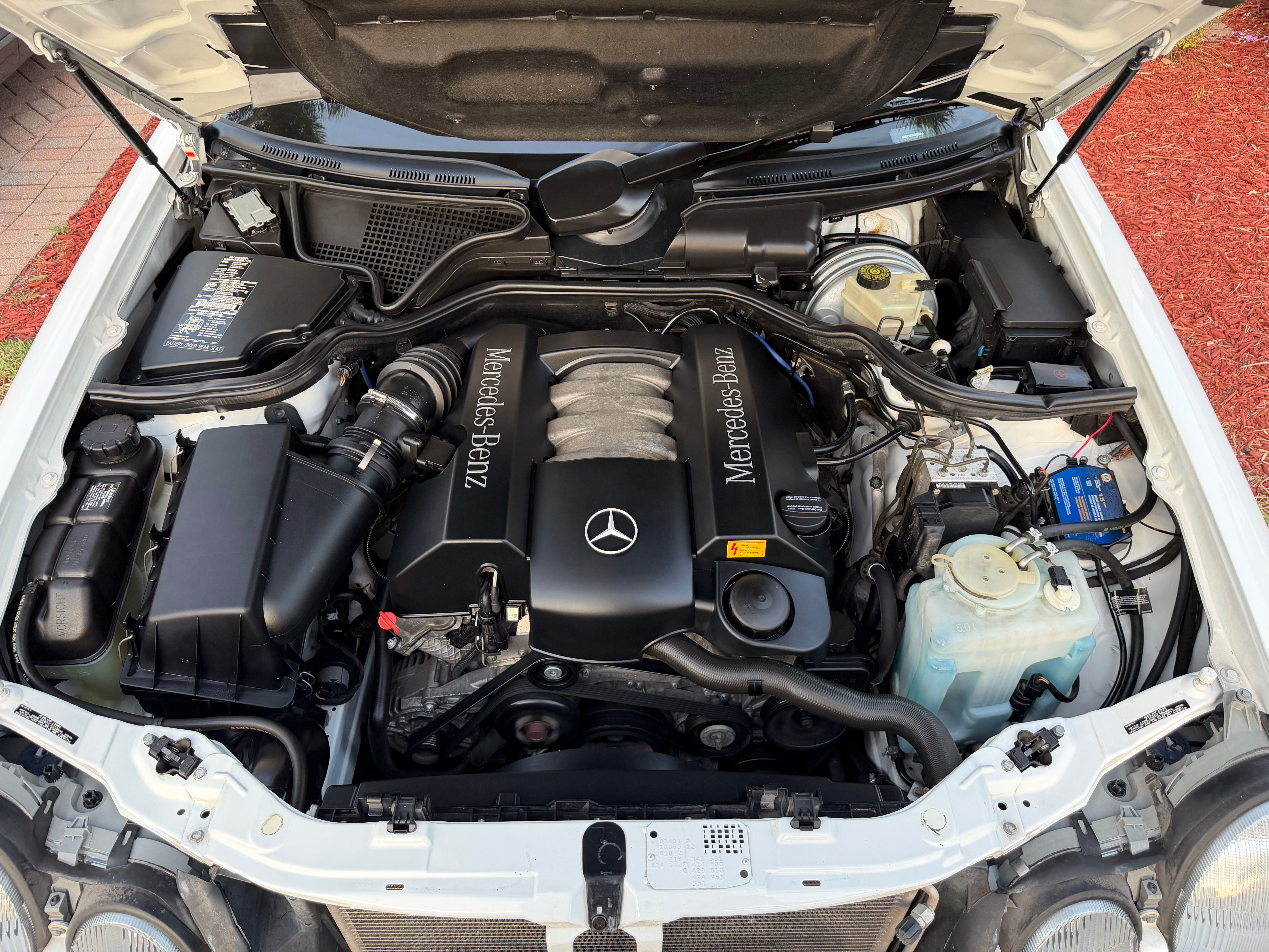 Used 2000 Mercedes-Benz E 320 Sedan image 10