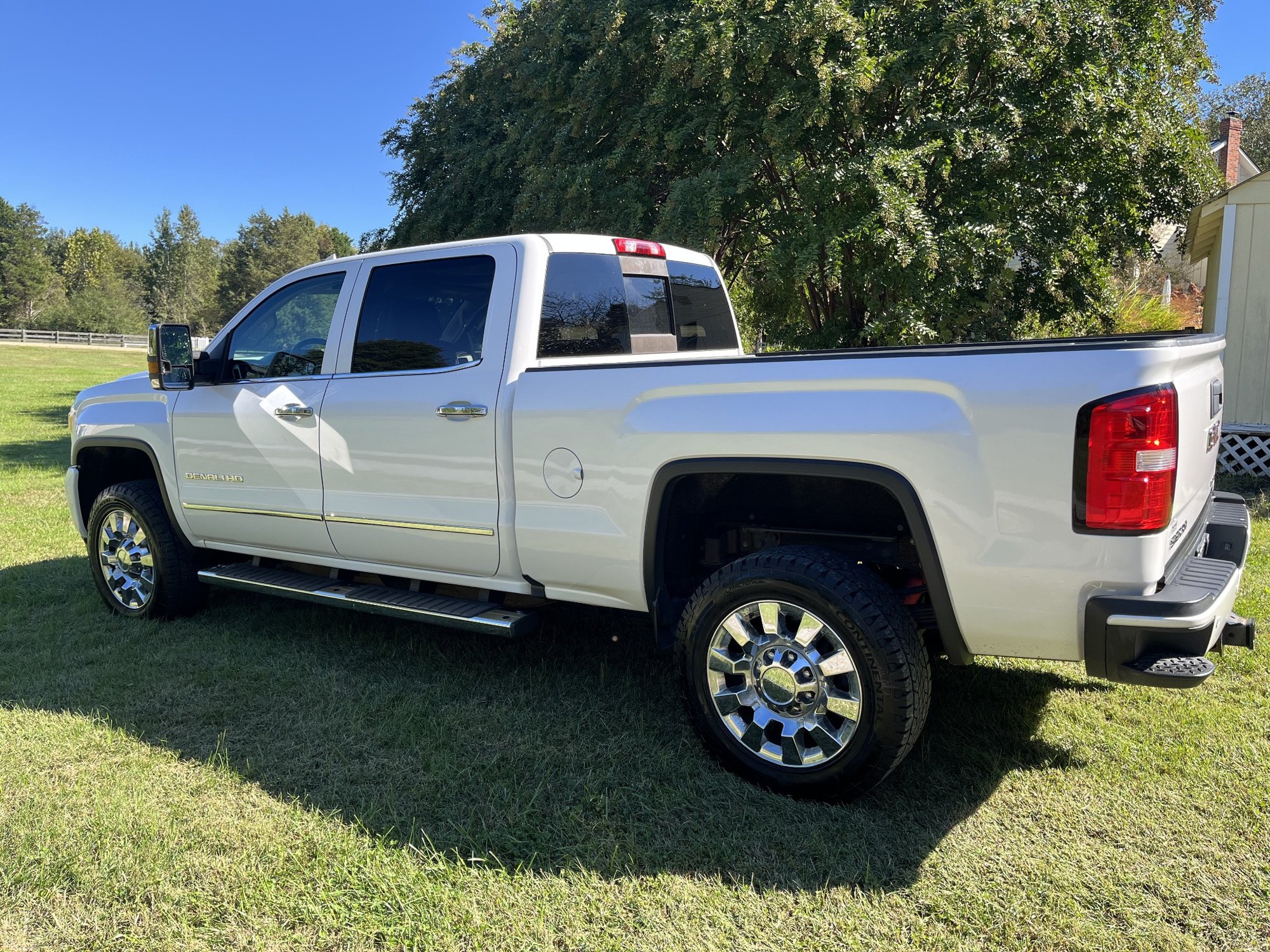Used 2018 GMC Sierra 3500 Denali w/ Duramax Plus Package AWD/4WD image 5