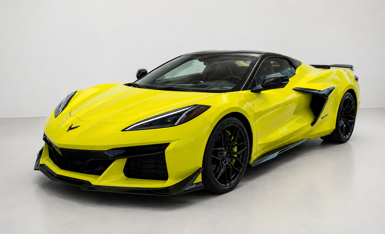 Used 2023 Chevrolet Corvette Z06 w/ Z07 Performance Package RWD image 10