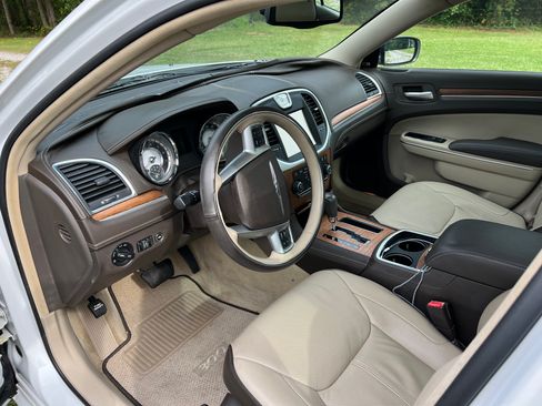 Used 2012 Chrysler 300 C Luxury Series image 15
