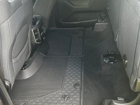 Used 2020 RAM 1500 Big Horn AWD/4WD image 11