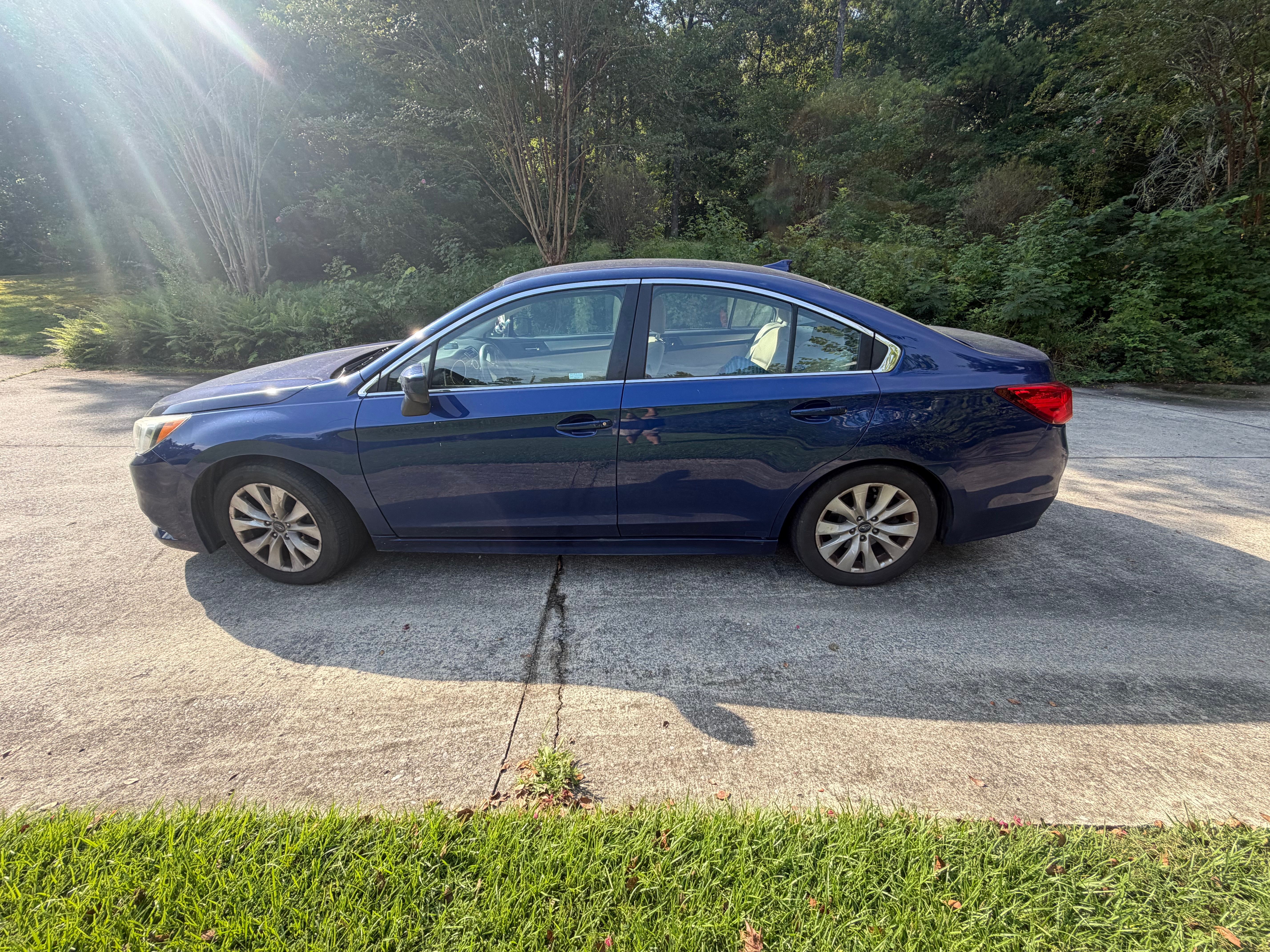 Used 2016 Subaru Legacy 2.5i Premium AWD/4WD image 1