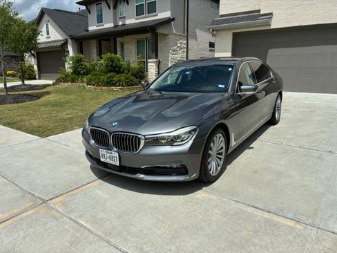 Used 2017 BMW 740i image 1