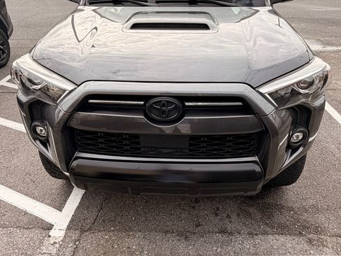 Used 2021 Toyota 4Runner Venture w/ Moonroof Package AWD/4WD image 15