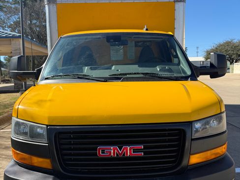 Used 2021 GMC Savana 3500 Extended w/ Power Convenience Package image 2