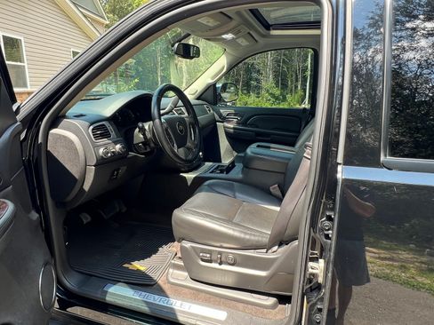 Used 2014 Chevrolet Tahoe LTZ AWD/4WD image 8