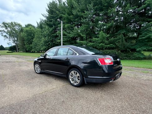 Used 2011 Ford Taurus Limited w/ 303A Rapid Spec Order Code AWD/4WD image 4