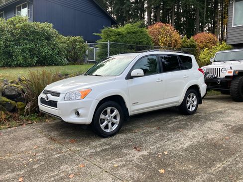 Used 2010 Toyota RAV4 Limited image 13