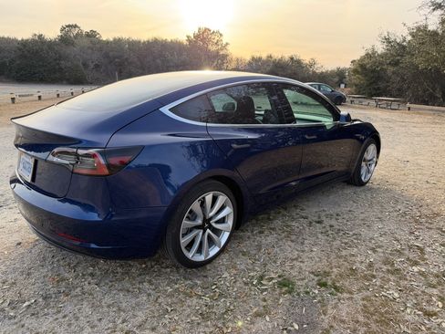 Used 2018 Tesla Model 3 Long Range image 4