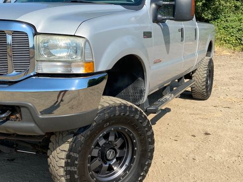 Used 2004 Ford F350 Lariat image 11