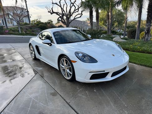 Used 2019 Porsche 718 Cayman image 5