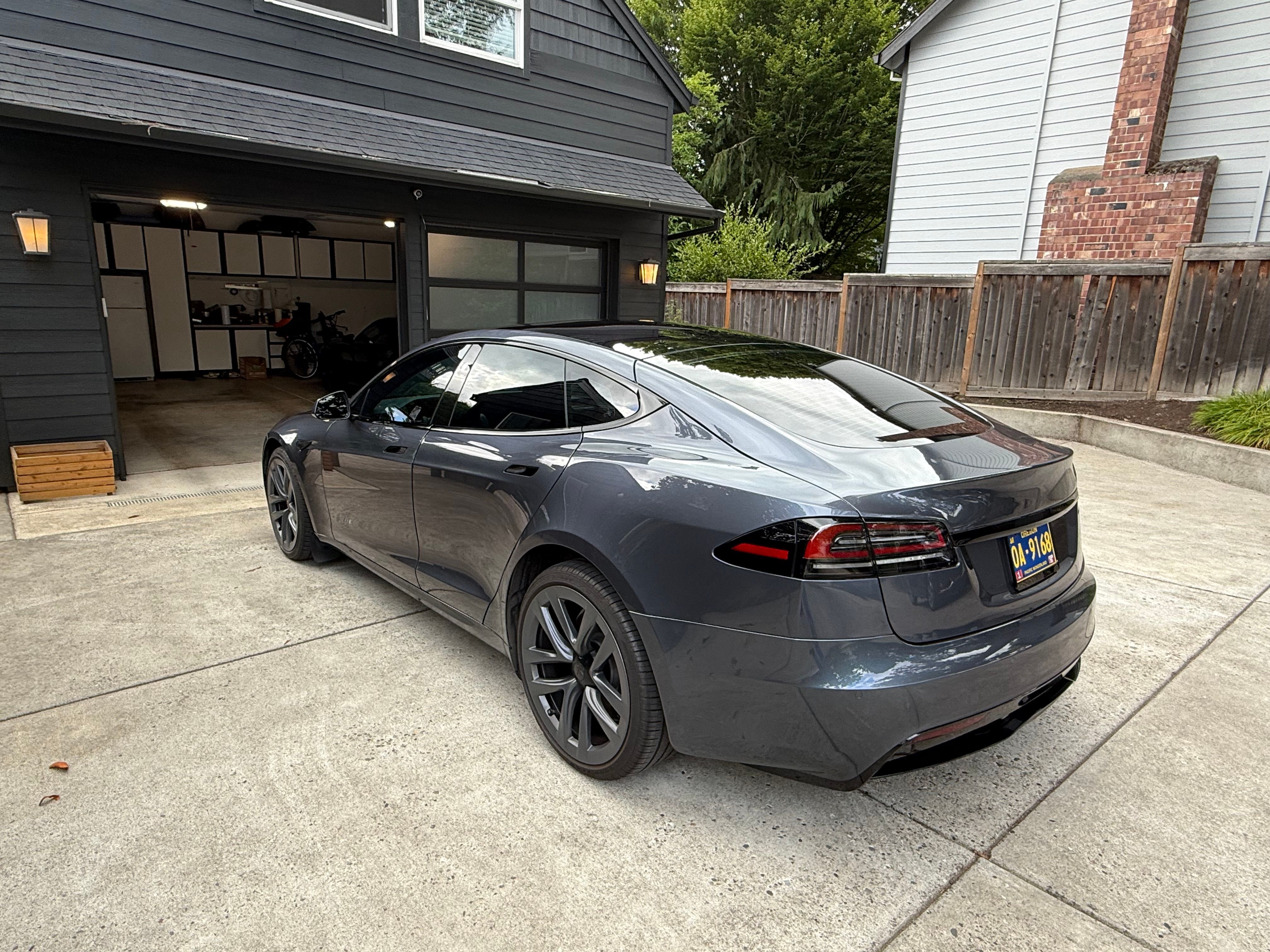 Used 2022 Tesla Model S Standard Range AWD/4WD image 9