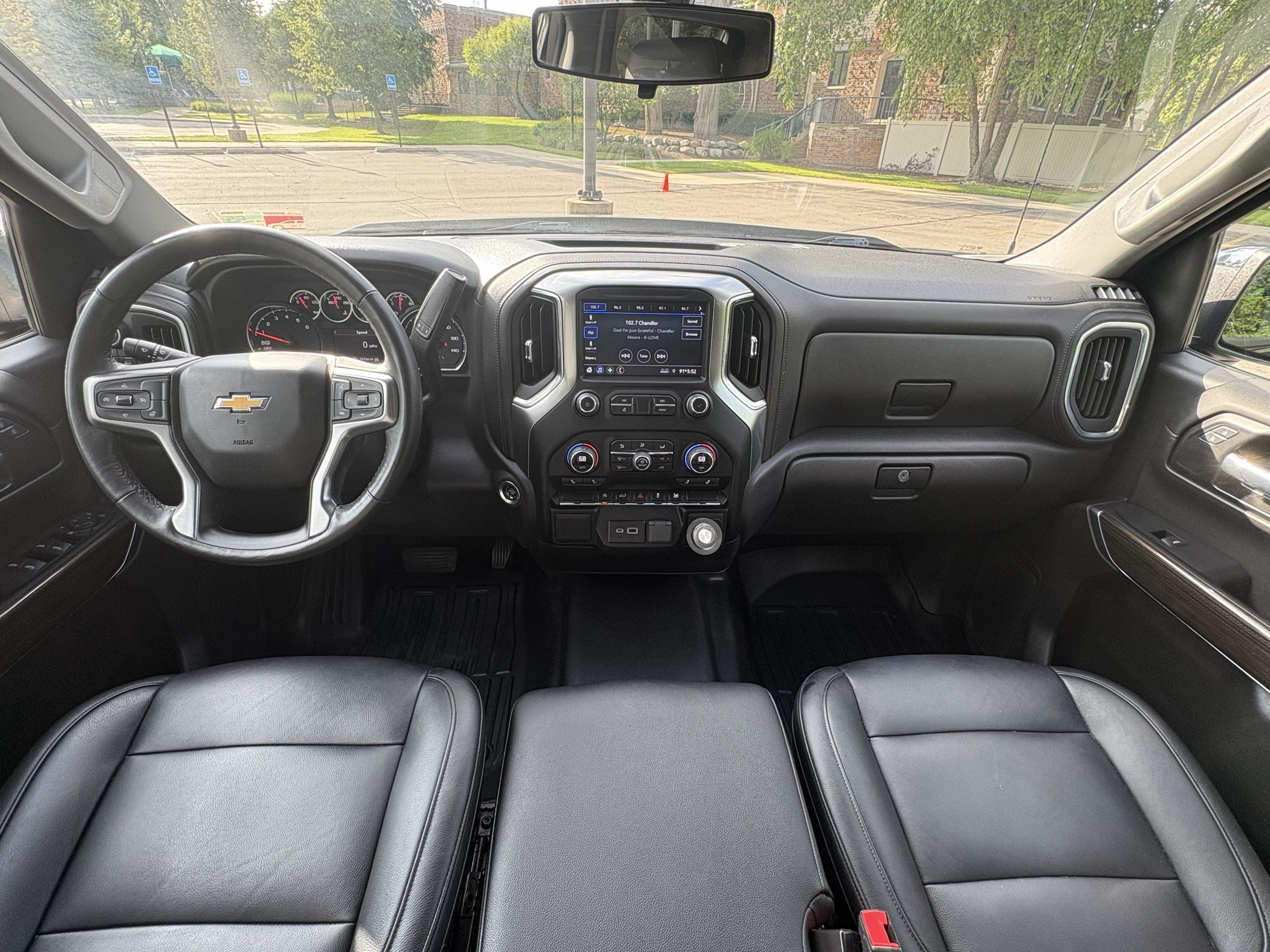 Used 2022 Chevrolet Silverado 1500 LT AWD/4WD image 8