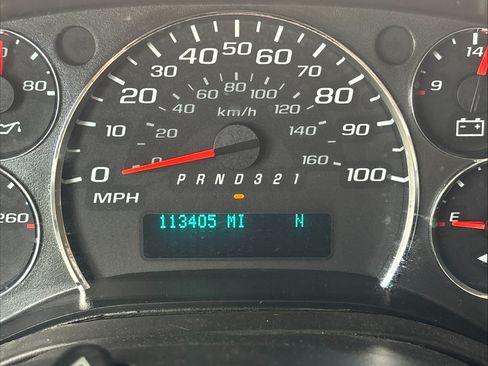 Used 2012 Chevrolet Express 1500 RWD image 7