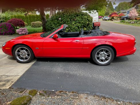 Used 2000 Jaguar XK8 Convertible image 4