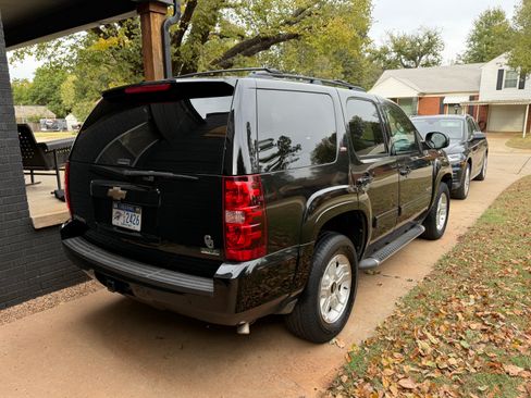 Used 2011 Chevrolet Tahoe LT image 2