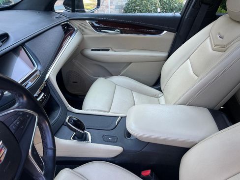 Used 2019 Cadillac XT5 Luxury image 5