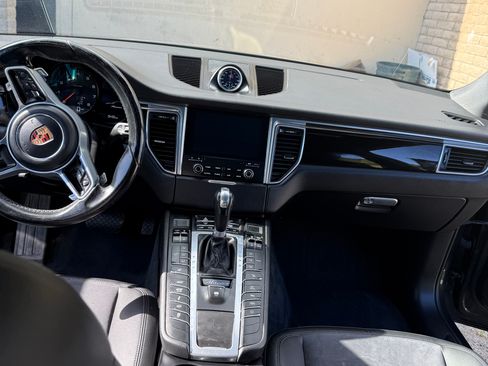 Used 2018 Porsche Macan Sport Edition image 5