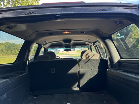 Used 2001 Chevrolet Suburban 2500 LS w/ LS Preferred Equipment Group image 4